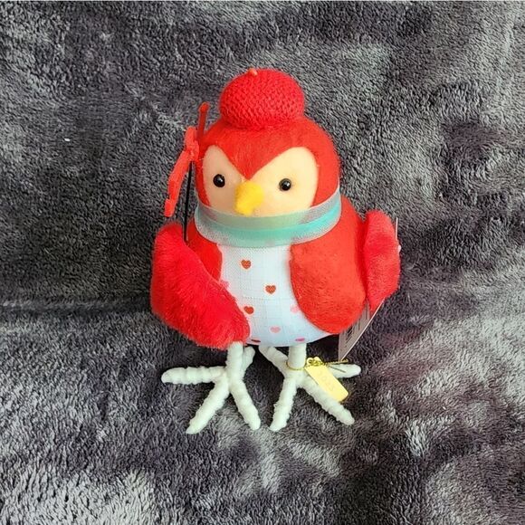 NEW 6.25" Fabric Valentine's Day Bird Figurine Holding 'Love' Sign - Picture 1 of 8